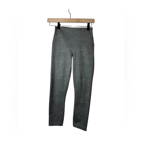 Lululemon Wunder Under Crop II *Full-On Luon (Roll Down) Size 2 - Picture 2 of 8